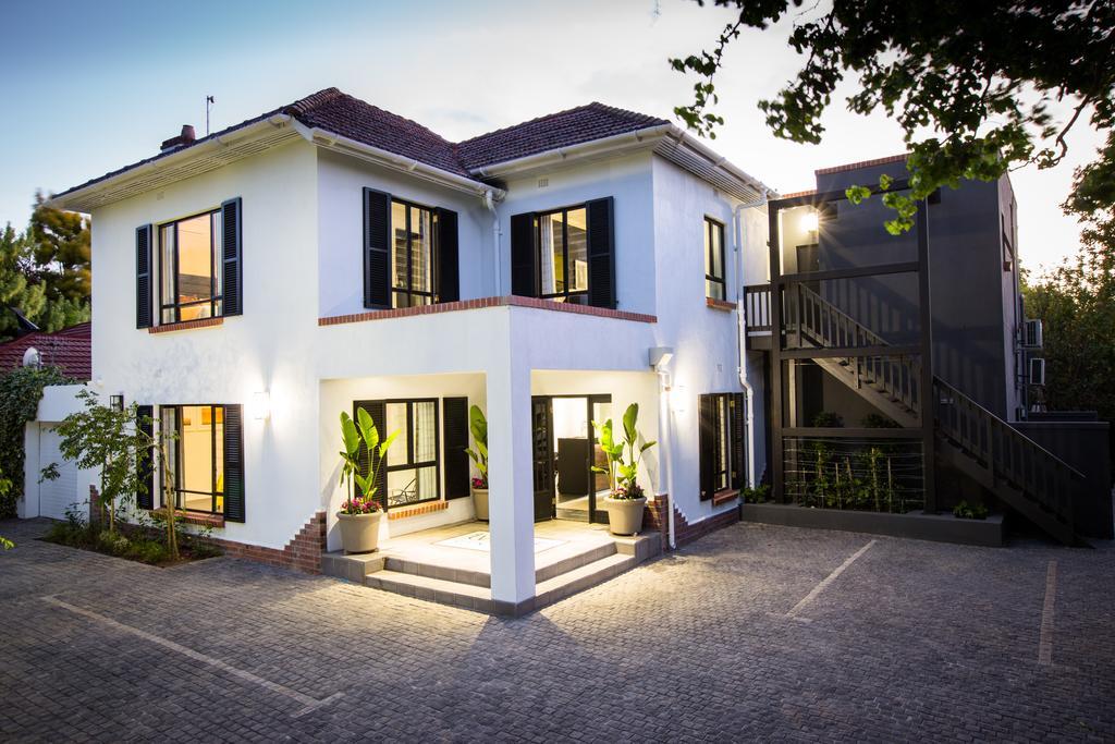 Twice Central Guest House Stellenbosch Bagian luar foto